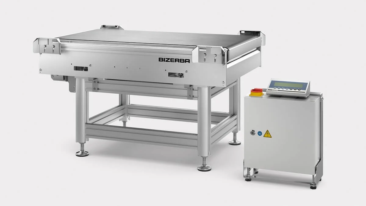 CWL-L Catch- und Checkweigher mit Möglichkeit zur modularen Erweiterung durch das neue Bizerba Vibration Compensation Module (© Bizerba)