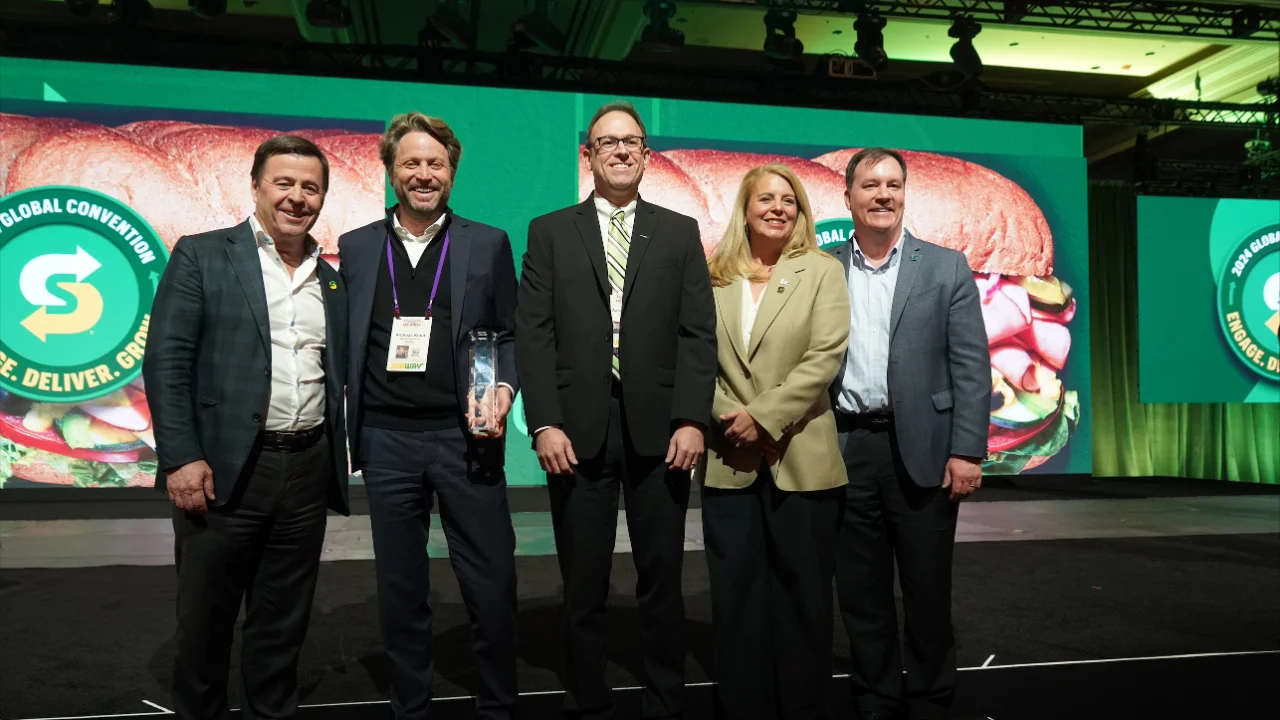 从左到右：John Chidsey (赛百味CEO), Andreas W. Kraut (碧彩集团CEO), Aaron Garry (碧彩北美区域总经理), Kirsten Michulka (IPC董事主席及CEO), John Scott (赛百味首席信息官) 