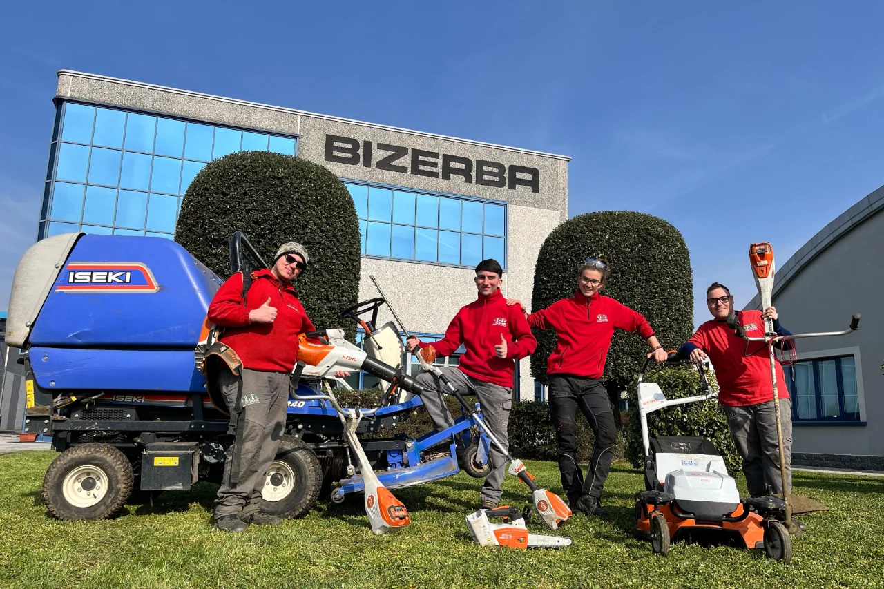 Il Team della Cooperativa in opera presso la sede Bizerba di Desio (MB). ©Lo Sciame
