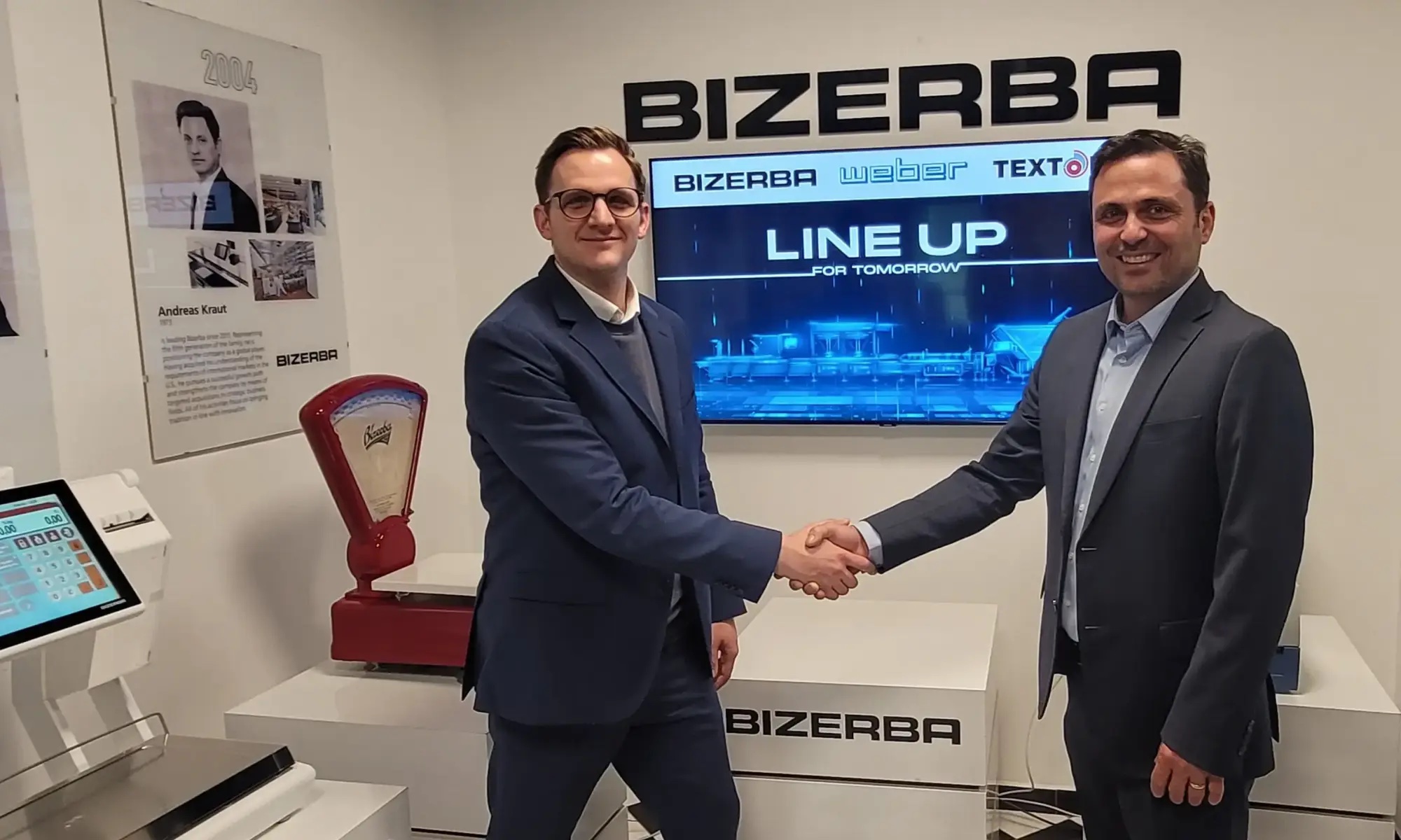 Oliver Stützel (Weber'de Bölge Satış Direktörü) ve Erkut Uzun (Bizerba Türkiye Genel Müdürü)